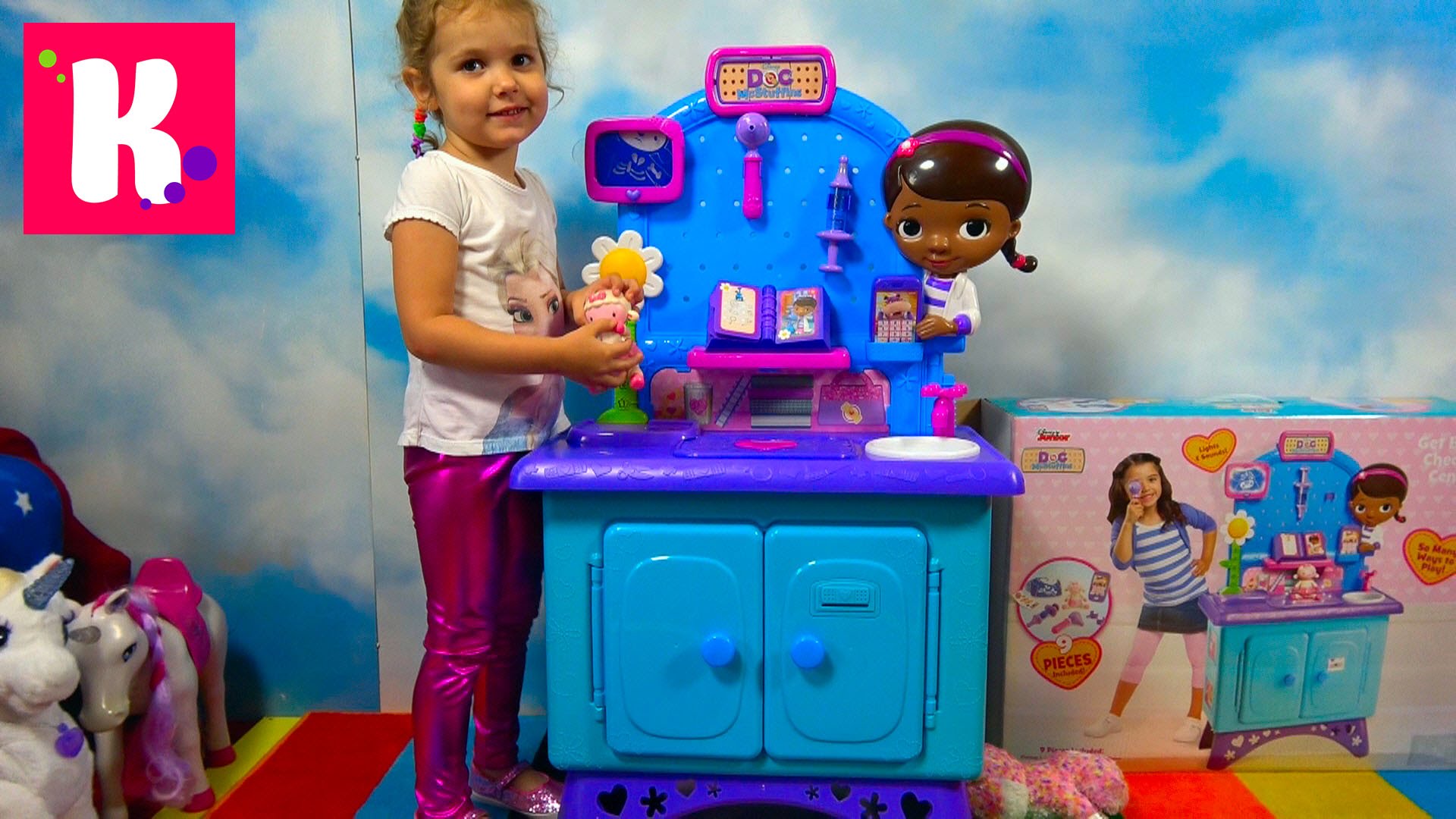 Doktor-Plyusheva-bolshaya-Klinika-doktora-Disnej-muzykalnaya-igrushka-igraem-kuklami-lechim-igrushki