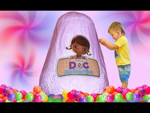 Gigantskoe-yajtso-s-syurprizami-DOKTOR-PLYUSHEVA-Doc-McStuffins-GIANT-Surprise-EGG-Disney-Junior-toys
