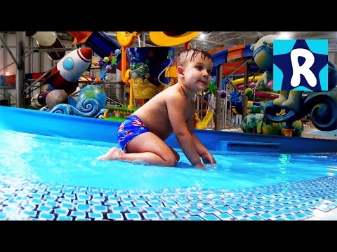 Idyom-v-AKVAPARK-Kataemsya-na-Gorkah-i-Plavaem-v-Bassejnah-Have-fun-in-the-water-park