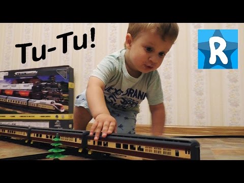 Igrushechnyj-Poezd-Video-dlya-detej.-Igraem-v-ZHeleznuyu-Dorogu.-The-Train-unpacking-toys