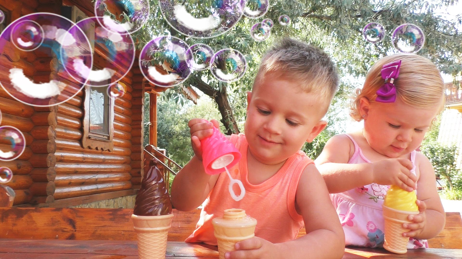 Mylnye-puzyri-Morozhenoe-3-vida-raspakovka-puskaem-puzyri-na-more-soap-Bubbles-unpacking