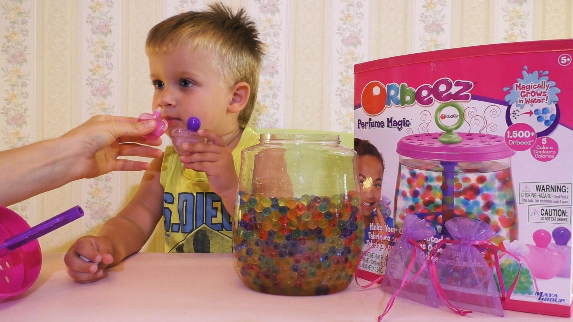 Orbiz-Volshebnyj-Parfyum-Nabor-c-Raznotsvetnymi-SHarikami-Orbeez-Orbeez-Parfum-Maker