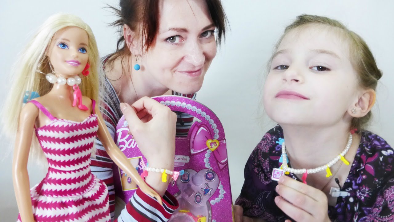 S-DNEM-ROZHDENIYA-Gerl-Kvest-Podarki-BARBI.-Ukrasheniya-dlya-devochek-Braslety-i-Busy