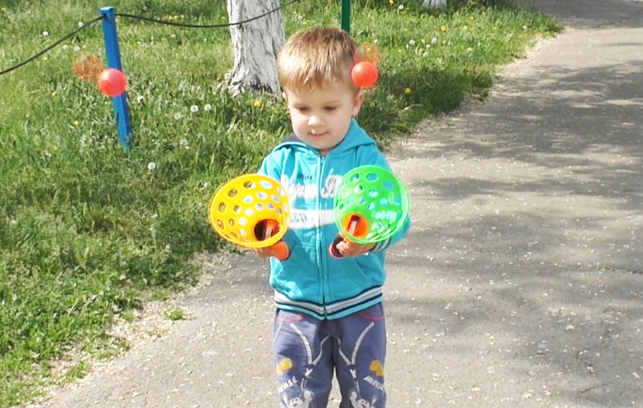 SHARIKI-KORZINA-igra-detskaya-ochen-uvlekatelno
