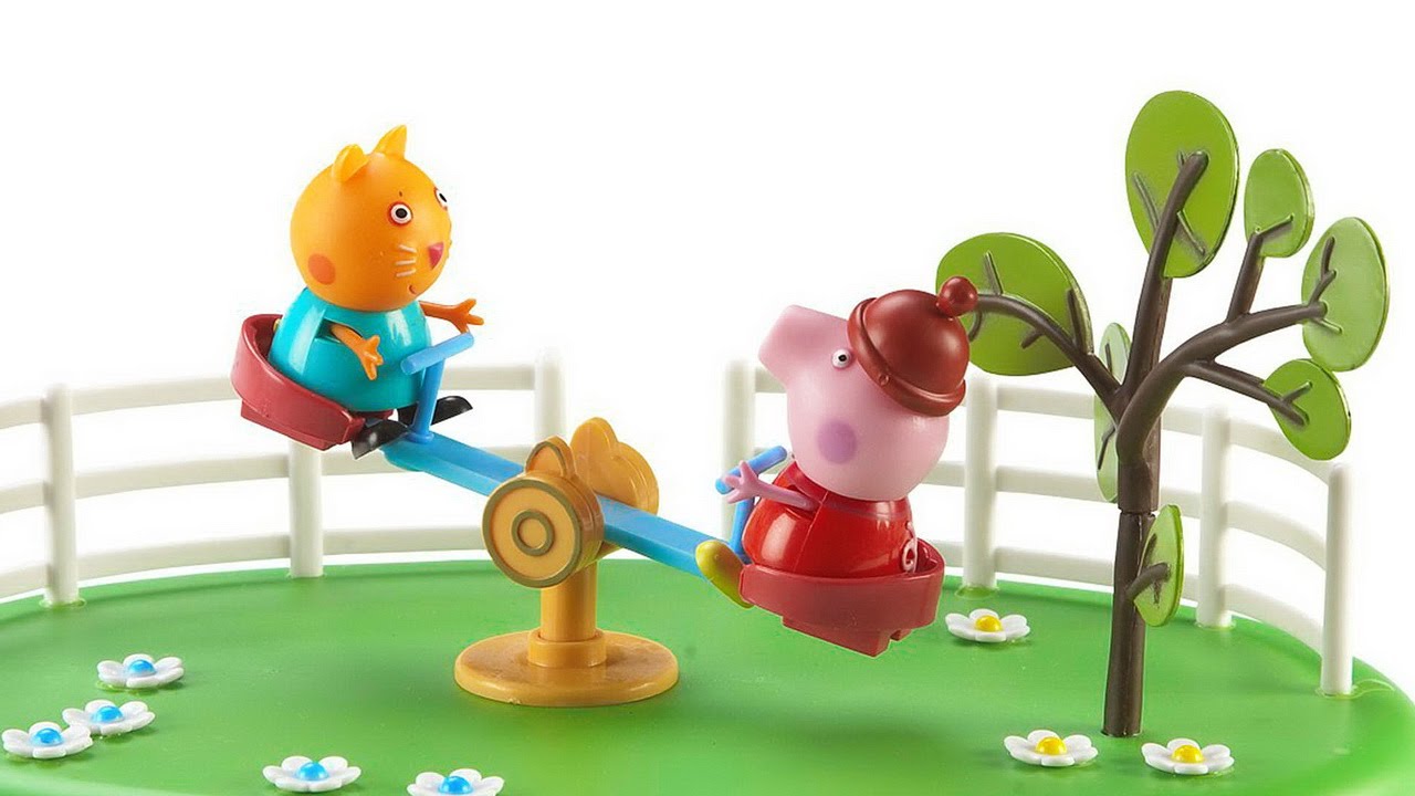 Svinka-Peppa-i-eyo-druzya-igrayut-na-detskoj-ploshhadke-Pig-Peppa-and-her-friends-playing-on-the-playg