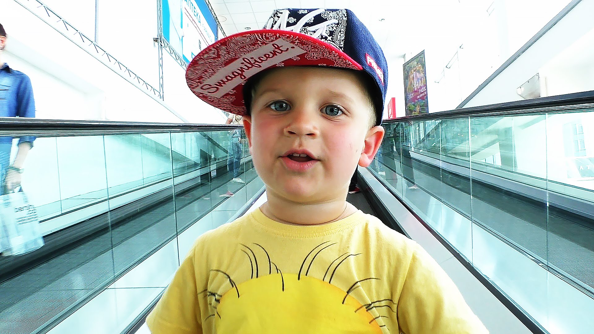 VLOG-Krutoj-Roma-i-Veselyj-SHopping-v-Magazine-Igrushek-Vlog-Cool-Roma-and-fun-shopping-in-toy-store