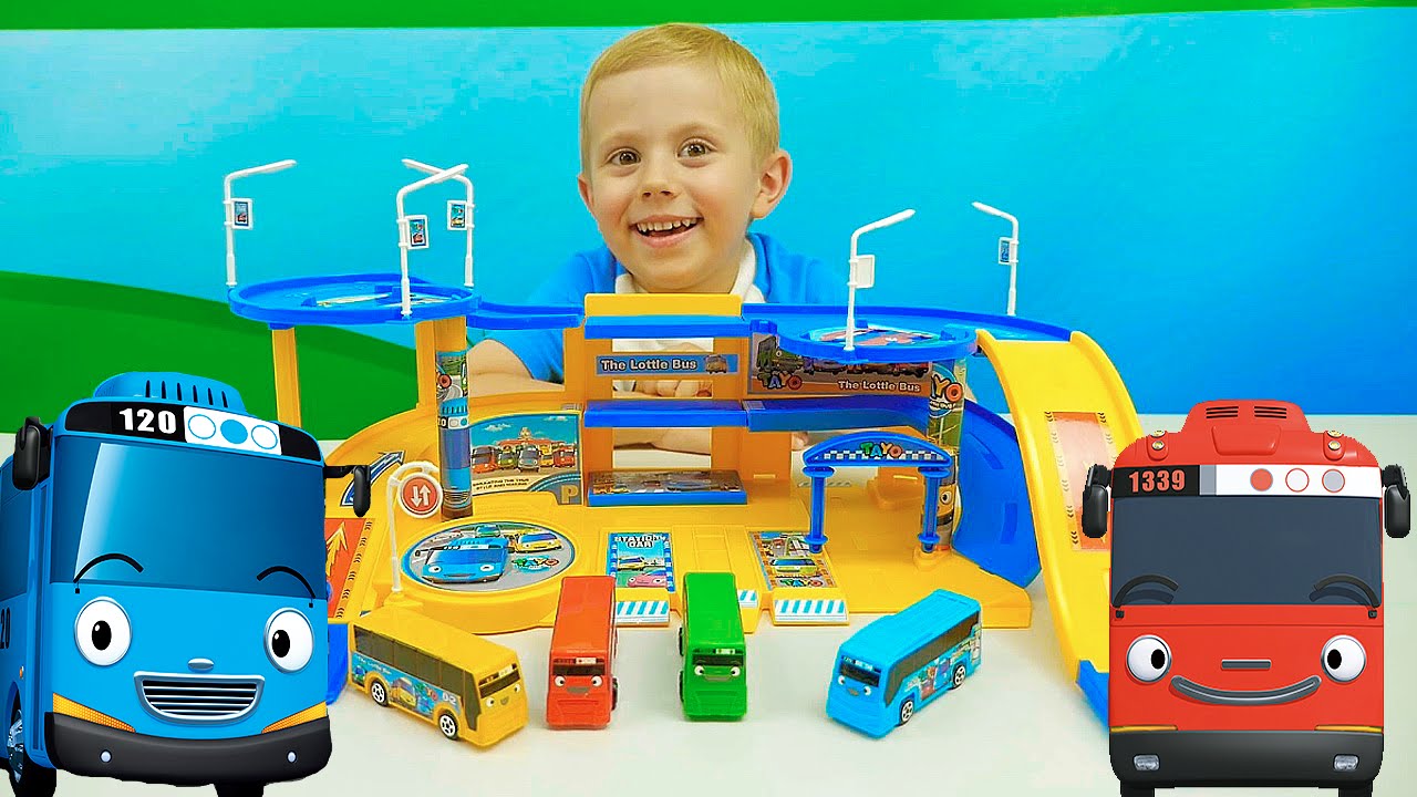 Avtobus-Tajo-s-druzyami-i-trek-parking-Danik-igraet-s-mashinkami.-The-Little-Bus-Tayo