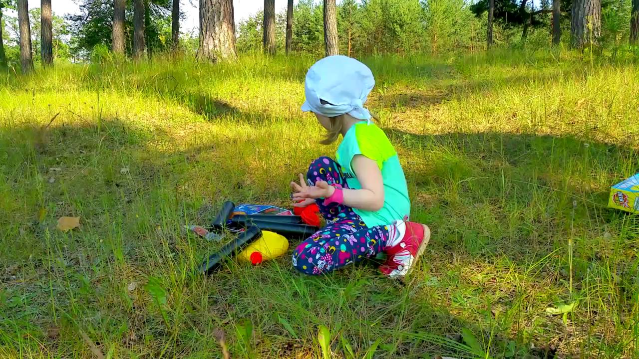 IGRAEM-v-basketbol-LETNIE-BUDNI-VIDEO-DLYA-DETEJ-NASTYUSHIK-IGRY-NA-SVEZHEM-VOZDUHE