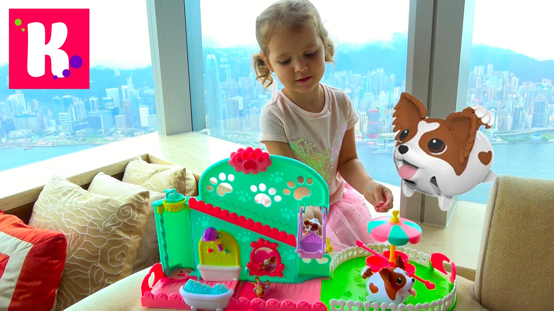 Prikolnye-sobachki-s-vannoj-i-karuselyu-katayutsya-s-gorki-i-sobachka-ubegaet-ot-Kati-Chubby-Puppies