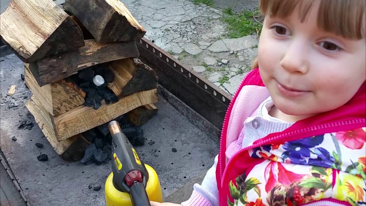 VLOG-NASTYUSHIK-KATAETSYA-NA-VELOSIPEDE-PITOMETS-NASTI-SHASHLYKI-EZHIK-V-GOSTYAH