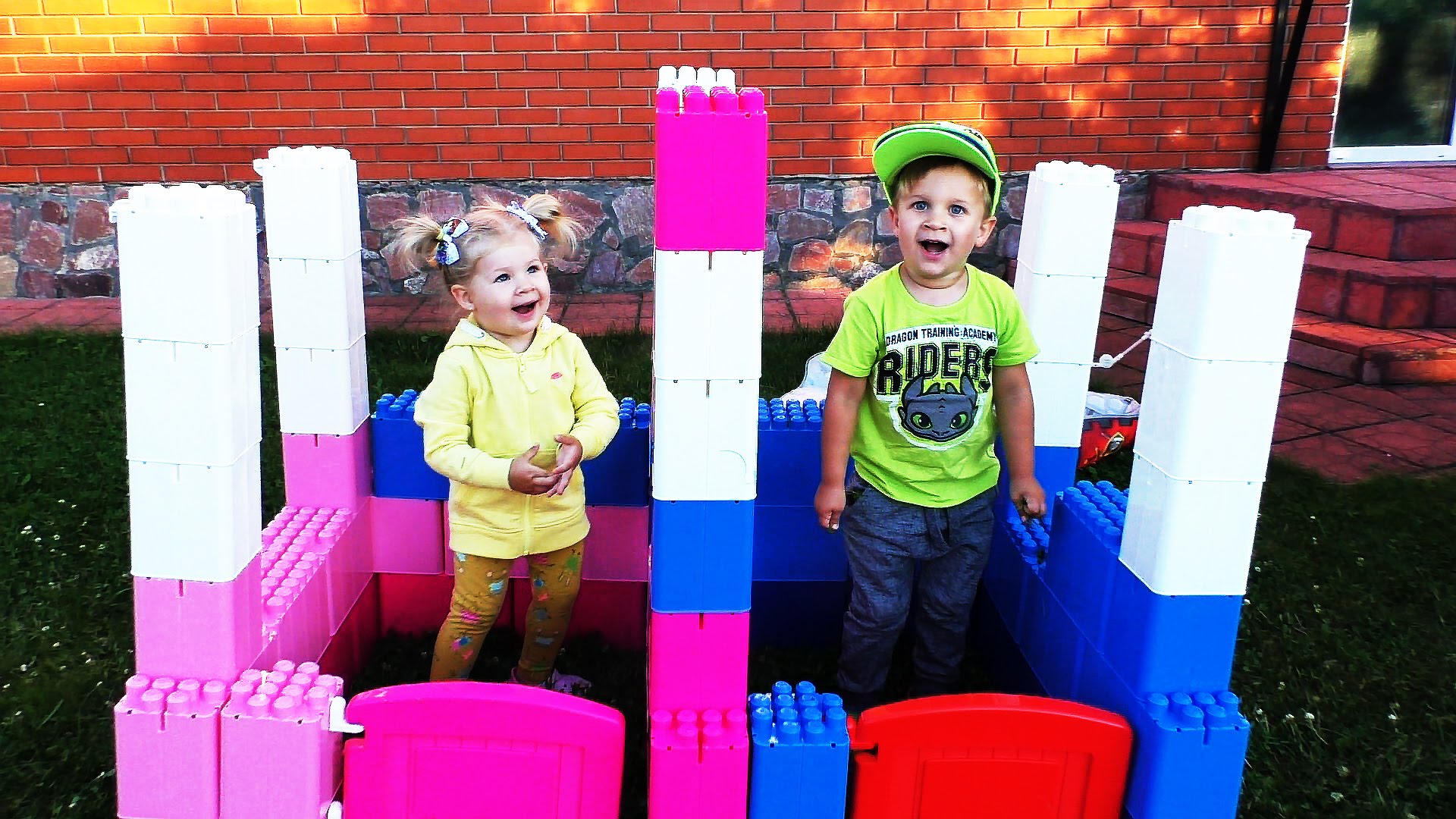 ZAMOK-PRINTSESSY-i-PRINTSA-Soedinili-MEGA-BLOKS-Igry-Dlya-Devochek-Mega-Bloks-Disney-Princess