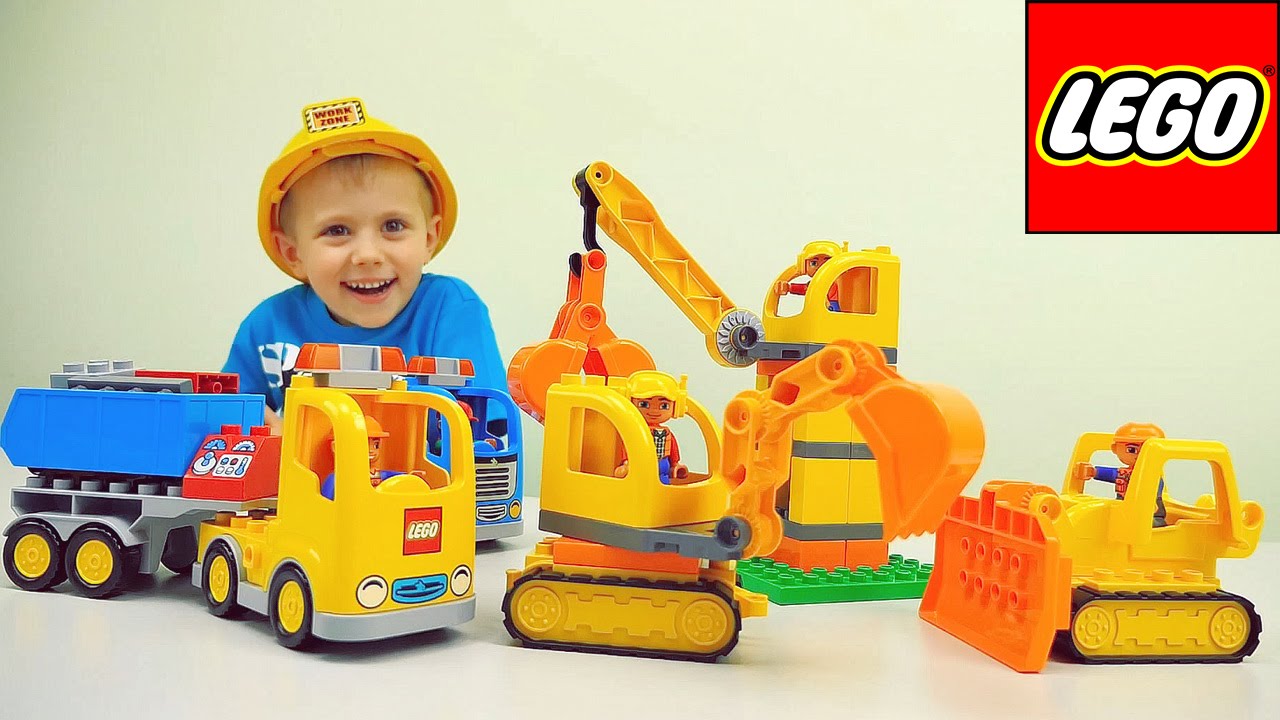 Bolshaya-Stroitelnaya-Ploshhadka-LEGO-s-Rabochimi-Mashinkami-Ekskavator-Kran-Buldozer-i-Gruzovik