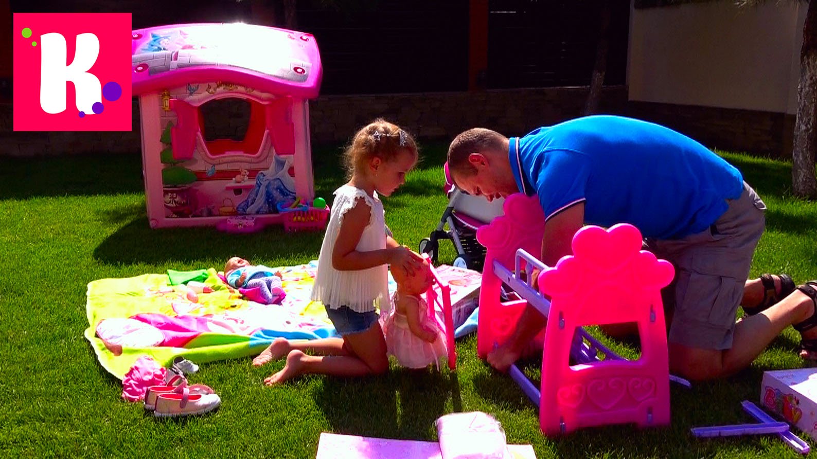 Kukly-Bebi-Born-na-piknike-Novaya-dvuhetazhnaya-krovatka-Perenoska-Baby-Born-i-kolyaska-dlya-Kukol-Kormim