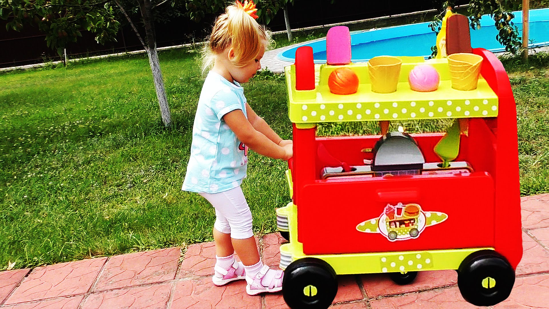 MAKDONALDS-NA-KOLESAH-Igraem-v-Magazin-Igry-Dlya-Detej-McDonalds-Supermarket-for-children-Shopping