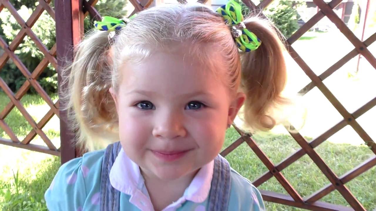 NOVYJ-BEGOVEL-MINNI-MAUS-i-Mikki-Maus-Mickey-and-Minnie-Mouse-Strider-Bike-Klub-Mikki-Mausa