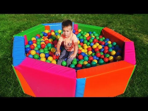 CHerepashki-Nindzya-TMNT-toys-v-Bassejne-s-SHarikami-SHar-Syurpriz-CHerepashki-Nindzya-TMNT-in-pool-balls