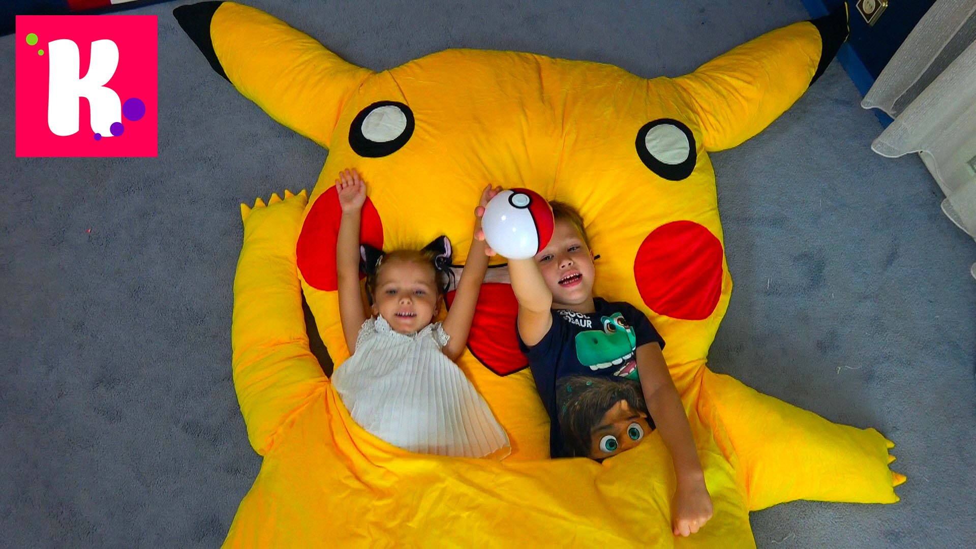 Pokemon-GO-ogromnyj-Pokemon-Pikachu-Zelyonyj-Kit-Kat-i-tomatnye-konfety-Pokemony-i-yaponskie-sladosti