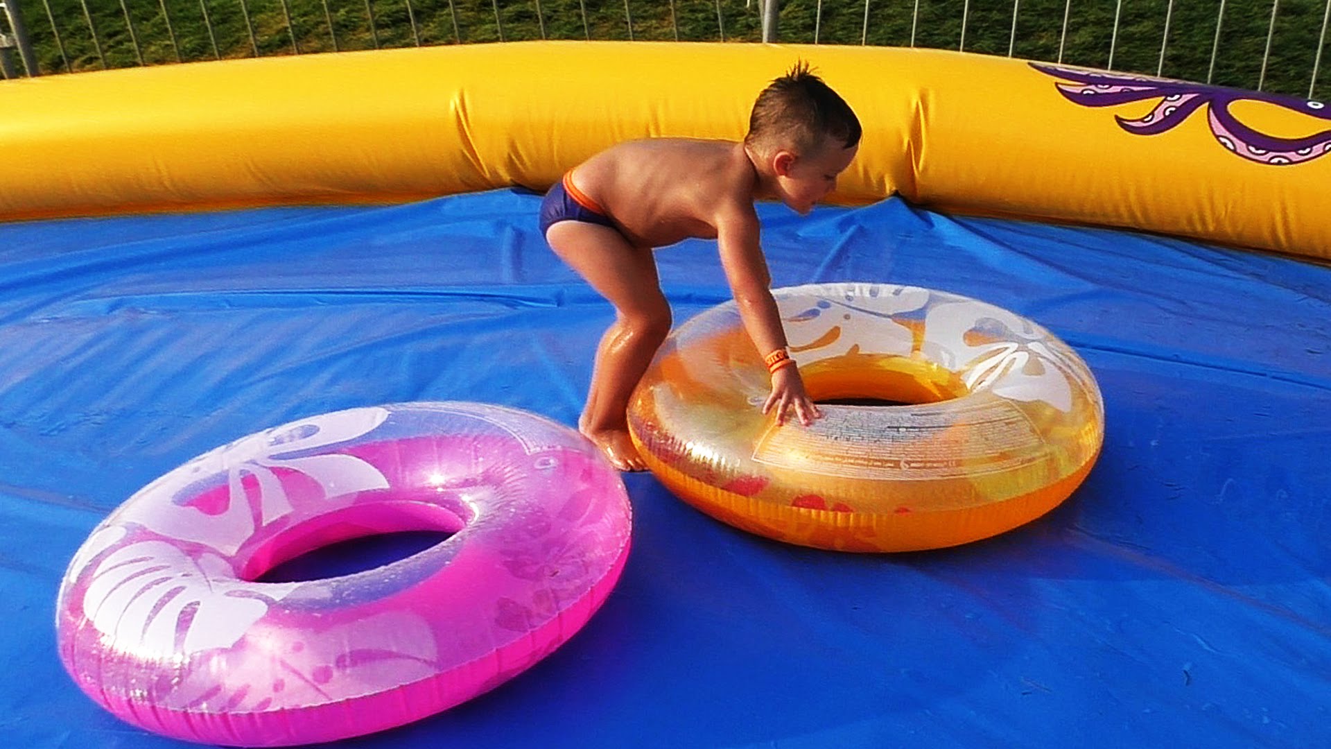 SUPER-GORKA-Detskij-PARK-RAZVLECHENIJ-Amusement-Park-Fun-for-the-Kids-Slide-for-children