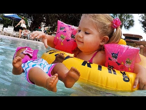 KUKLY-Water-Babies-Plavaet-v-Bassejne-baby-doll-toy-Igry-dlya-Devochek