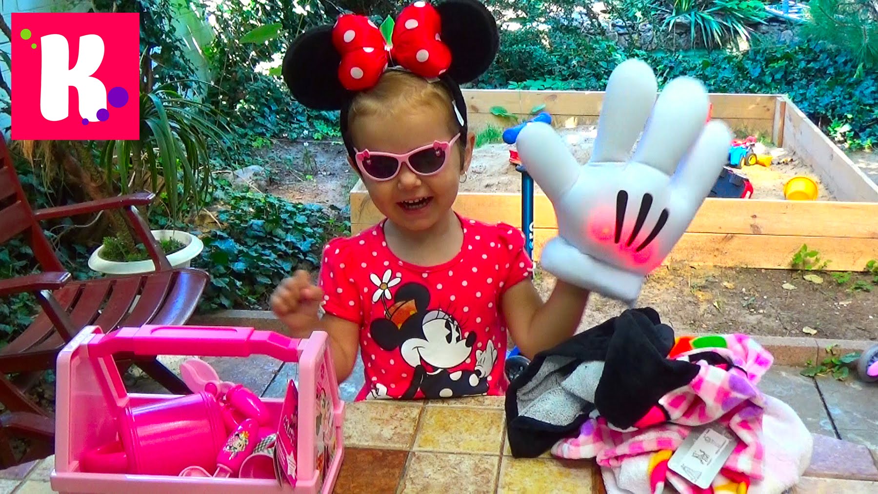 Posylka-s-igrushkami-Mikki-Maus-ot-Disnej-raspakovka-Box-with-toys-Minnie-Mouse-Disney-unboxing