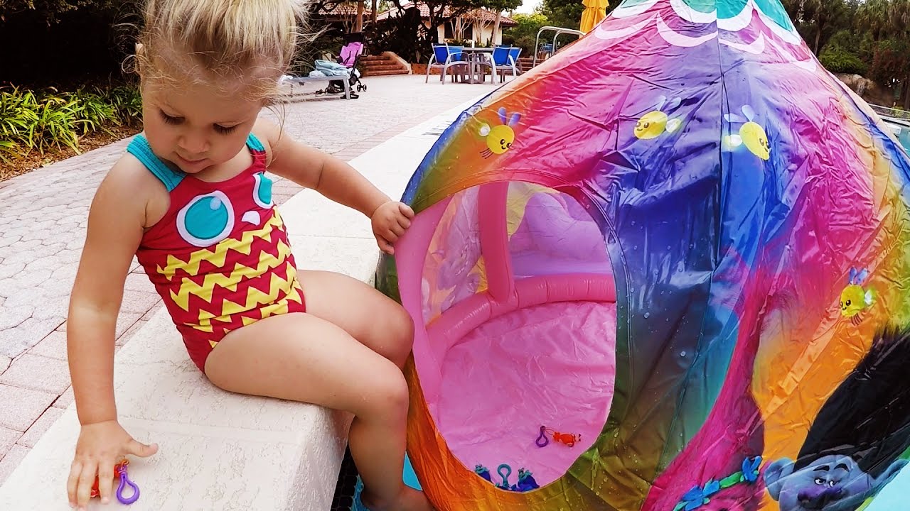 Trolli-v-Domike-na-vode-ishhem-Syurprizy-Trolli-iz-novogo-multfilma-Trolls-surprises-Trolls-Toys-2016