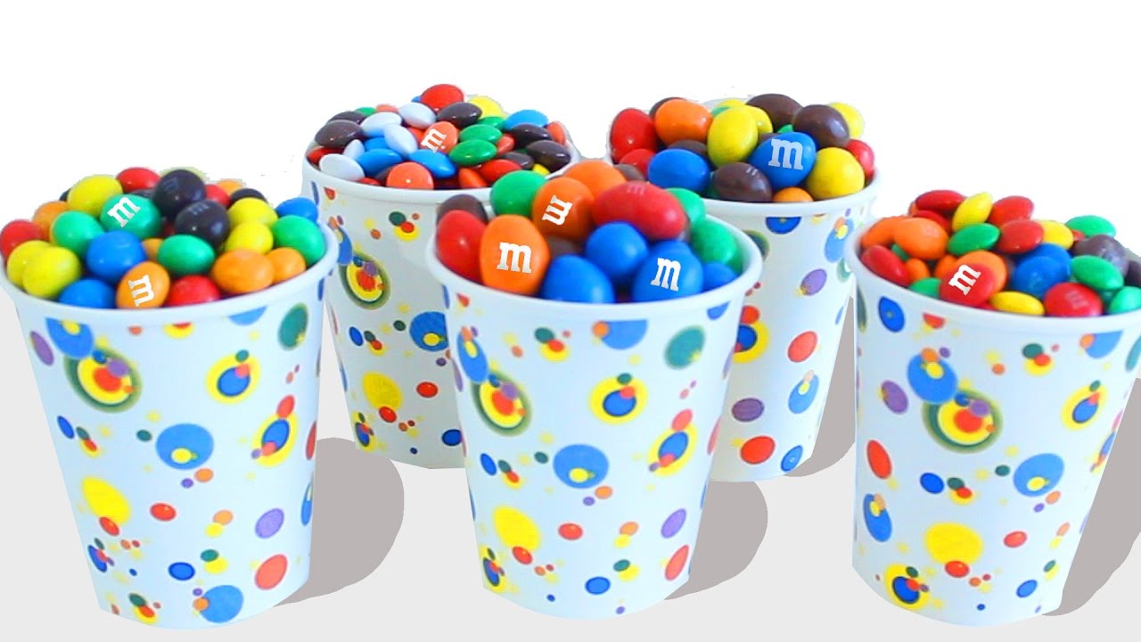 Igrushki-v-stakanchikah-s-konfetami-MMs.-Syurprizy-Hot-Vils-Hello-Kitti-Zvezdnye-vojny