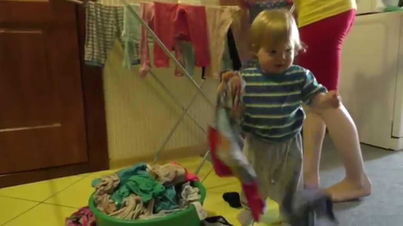 Mamina-pomoshhnitsa-Smeshnye-deti-Fun-with-kids-entertainment-and-happy-time-mothers-helper