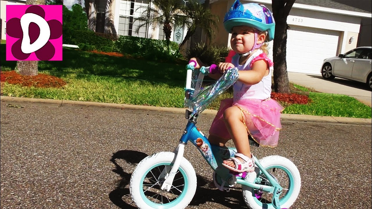 Novyj-VELIK-PRINTSESSY-Frozen-i-SHlem-Korona-Elzy-iz-multika-Holodnoe-Serdtse-Frozen-Kids-Diana-Show