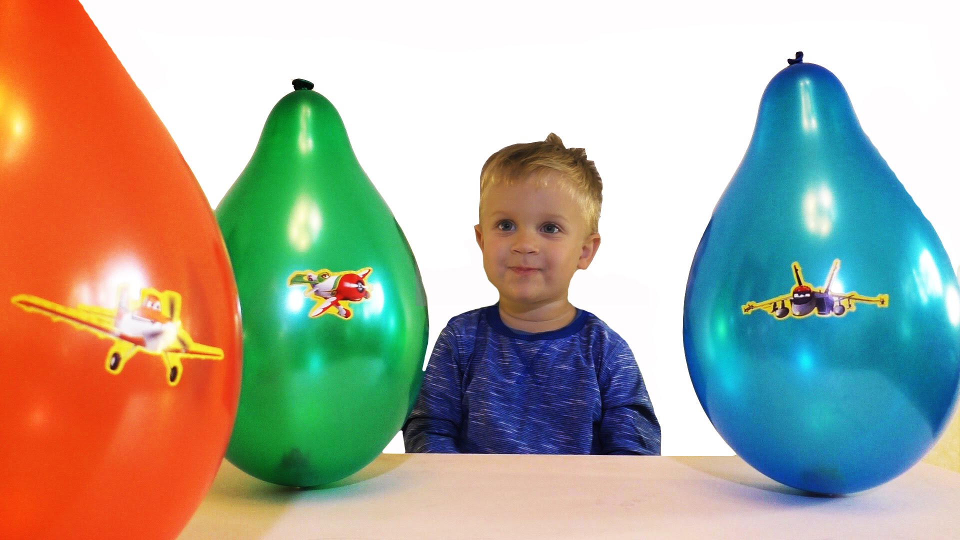 SHariki-Disnej-Litachki.-Otkryvaem-Syurprizy.-Disney-Planes-Balloons-Surprise.-Roma-Show.-Roma-SHou