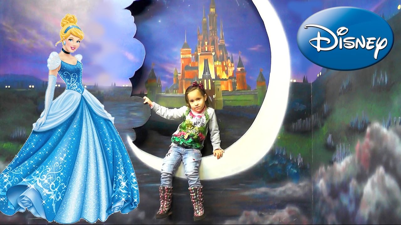 VLOGMuzej-illyuzij-Popali-v-MIR-DISNEJ-v-gostyah-u-ALISA-V-STRANE-CHUDES-Disney-entertainment-for-kids