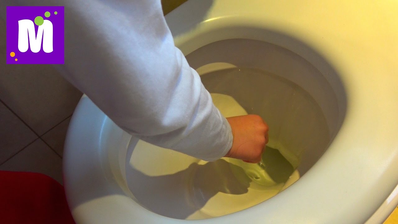 Vonyuchaya-bomba-DIY-Tualetnaya-voda-iz-unitaza-Protuhshee-yajtso-Delaem-bombochki-i-vzryvaem-na-ulitse