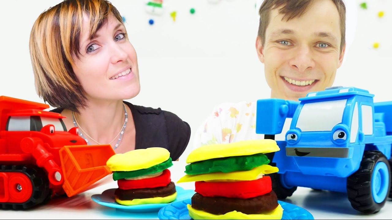 Video-dlya-detej.-Robokar-Poli-i-drugie-igrushechnye-mashinki-v-Kafe-na-dereve