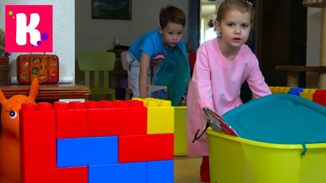 Vygrebli-VSE-novye-igrushki-iz-kladovki-Katya-i-Maks-nashli-prikolnye-Koshechku-i-Dinozavr-i-Mozgi-zombi