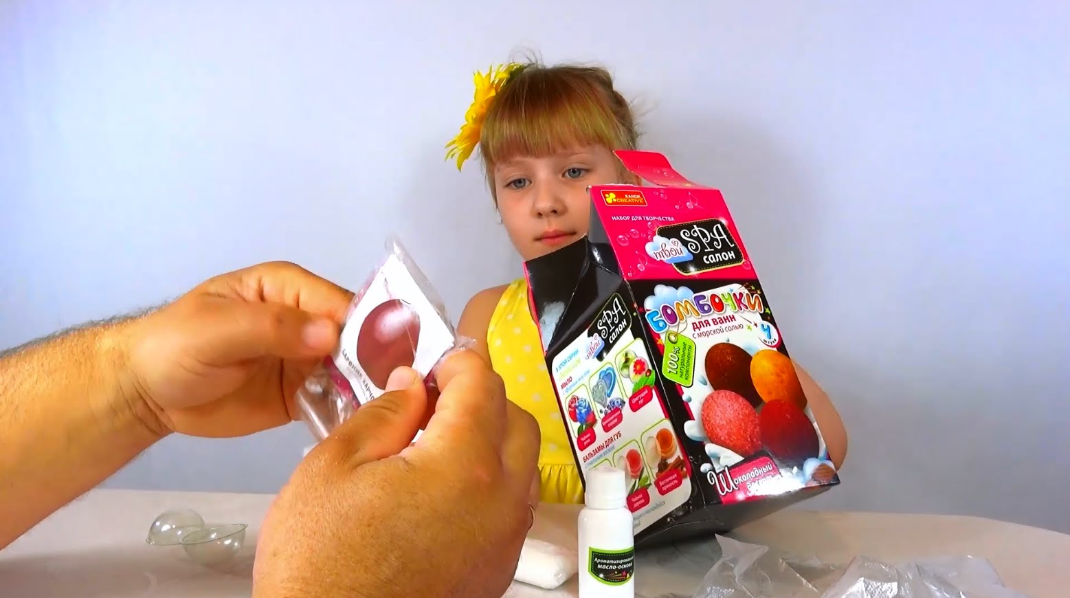 Delaem-bombochki-dlya-vann-Provodim-himicheskij-opyt-Bath-bombs-spends-chemical-experiences
