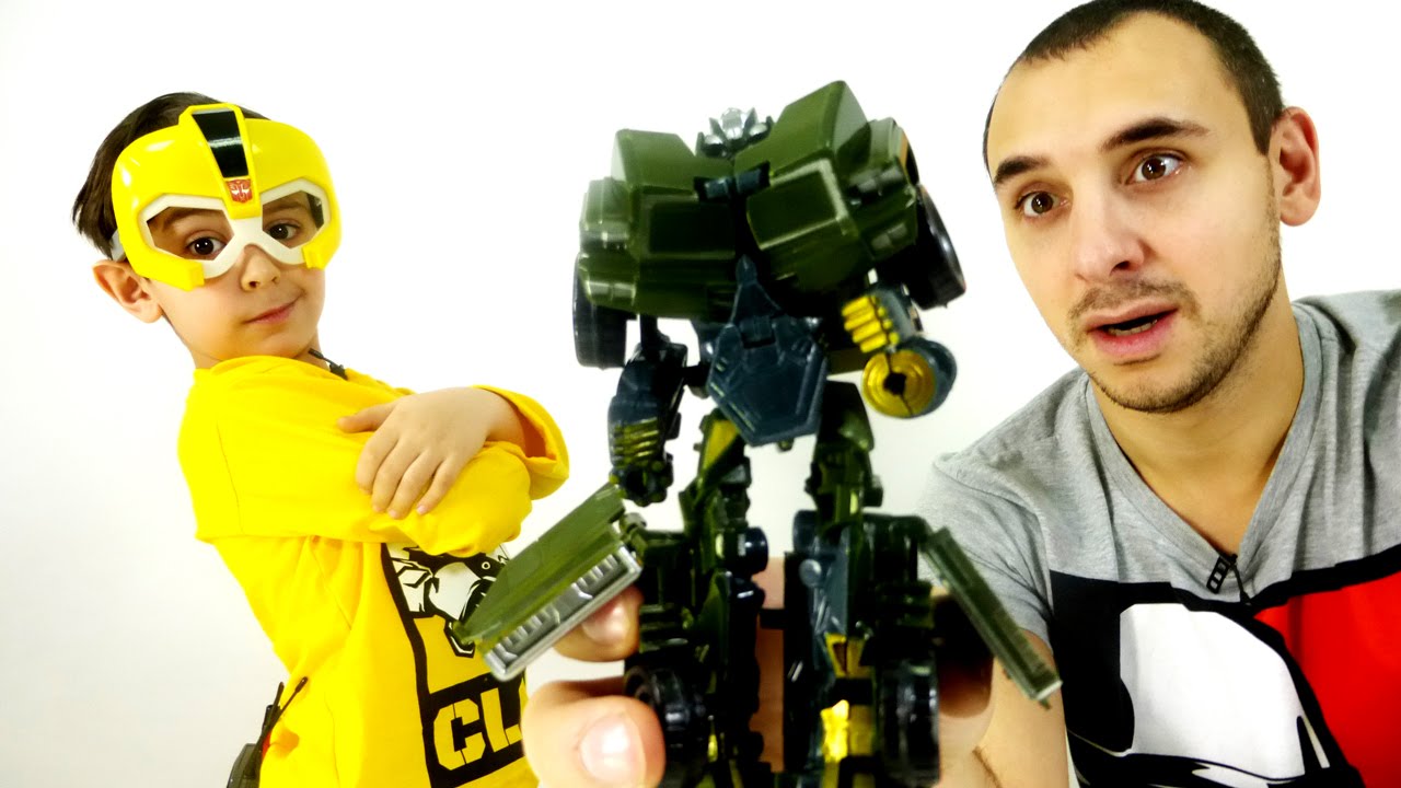 Deti-i-roditeli-Papa-Rob-i-YArik-Transformery-Bamblbi-Haund.-Avtoboty.-Igry-dlya-malchikov
