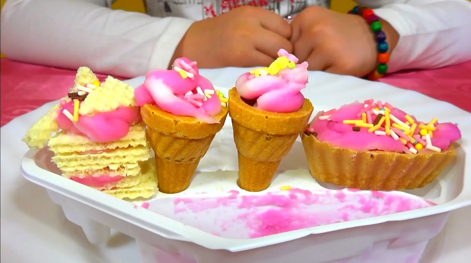 Gotovim-morozhenoe-s-poroshka-Detskij-yaponskij-nabor-Kracie-Popin-Cookin-Mini-Ice-Cream