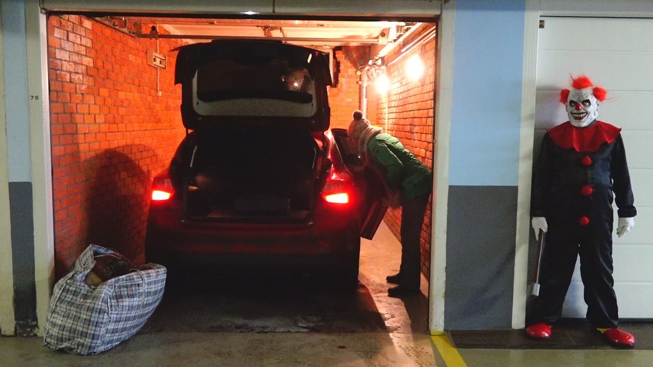 Kloun-Killer-Zalez-v-Nashu-Mashinu-Killer-Clown-Attacks-Bad-Baby-in-Parents-Car