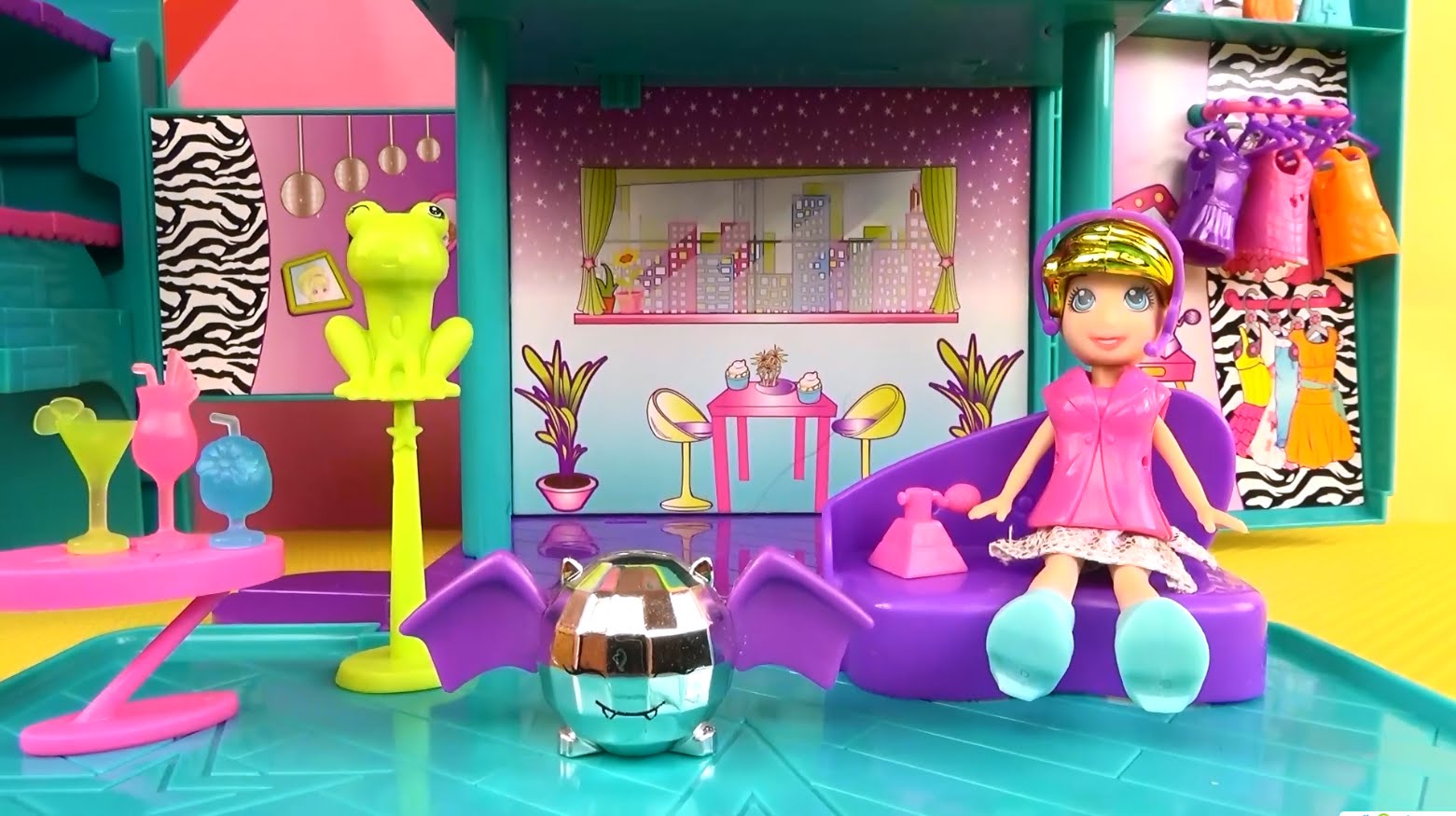 Komnata-syurpriz-Magic-Fashion-Stage-Otkryvaem-detskij-nabor-Polli-Poket-rok-zvezda-Domik-transformer