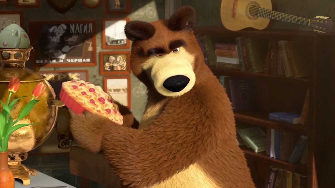 Masha-i-Medved-Dyshite-Ne-dyshite-Pirog-s-klubnikoj