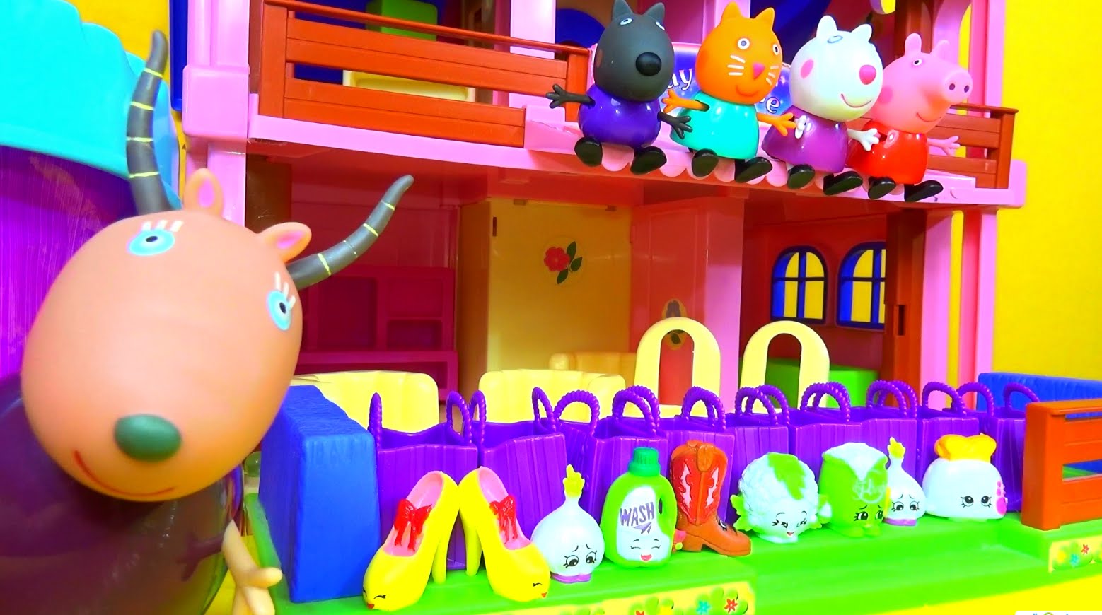 Multfilm-Bassejn-s-Orbiz-Svinka-Peppa-i-druzya-Ishhem-syurprizy-igrushki-SHopkins