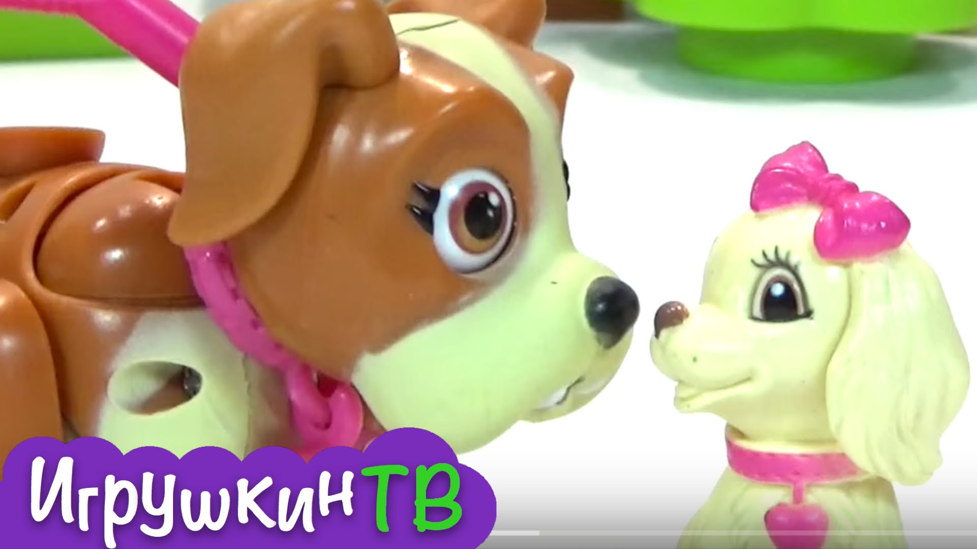 Multik-s-igrushkami.-Masha-i-Medved-i-Kukla-Evi-znakomyatsya-na-progulke