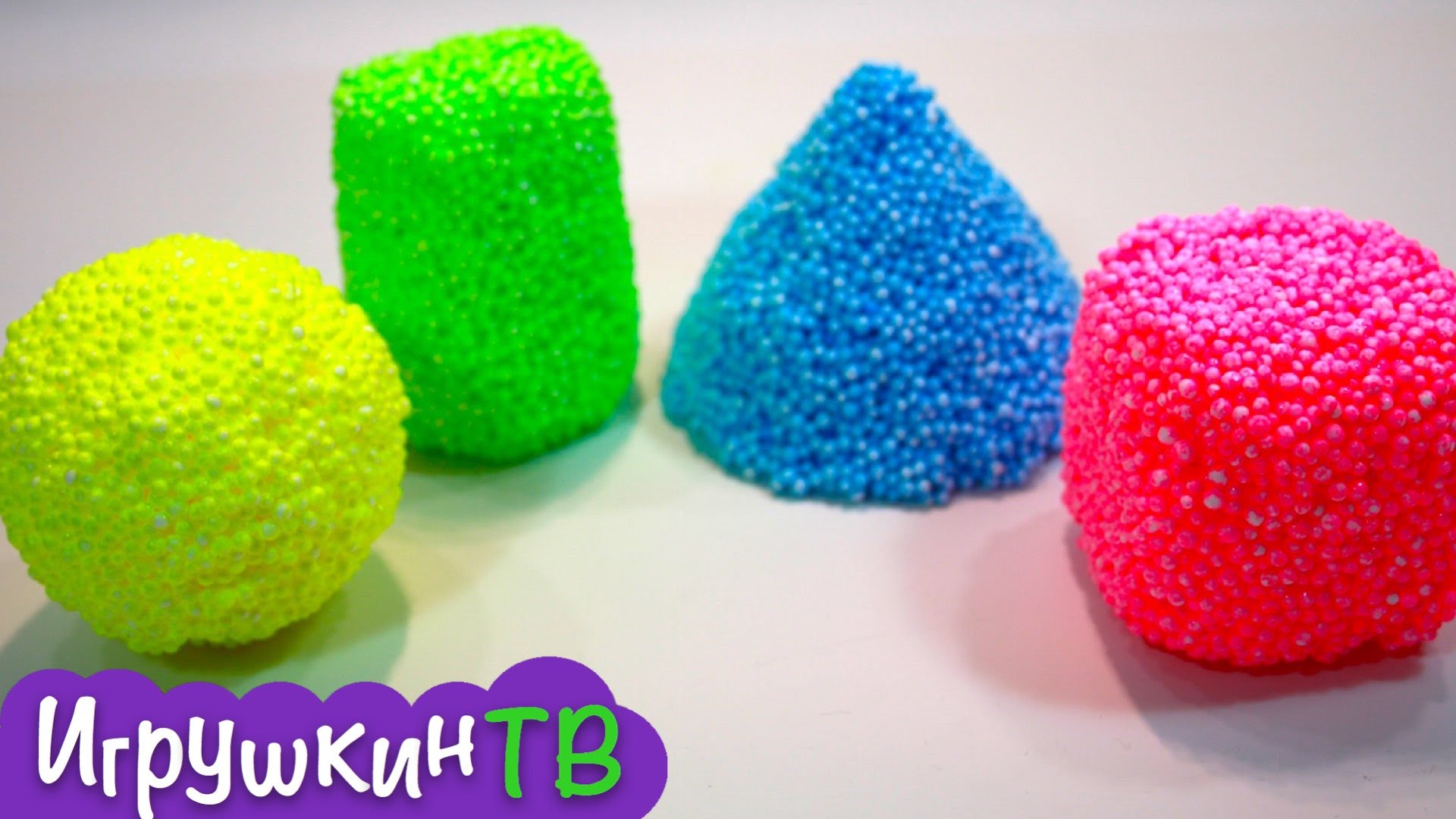 Neobychnye-syurprizy-iz-plastilina-s-geroyami-multikov-Masha-i-Medved-Svinka-Peppa-i-drugie