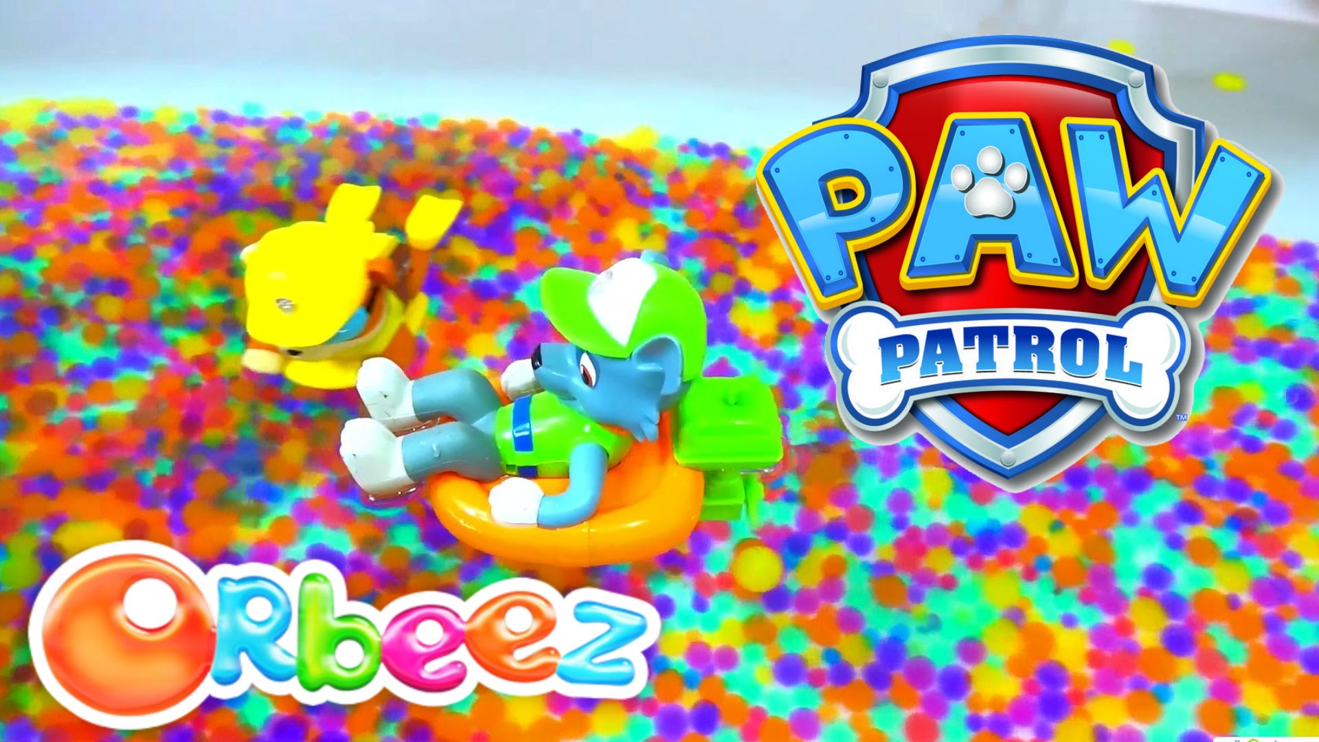Orbiz-Plavayushhie-spasateli-SHHenyachij-patrul-v-vannoj-s-sharikami-ORBEEZ-Paw-Patrol-Pool-Party-Bath-Toys