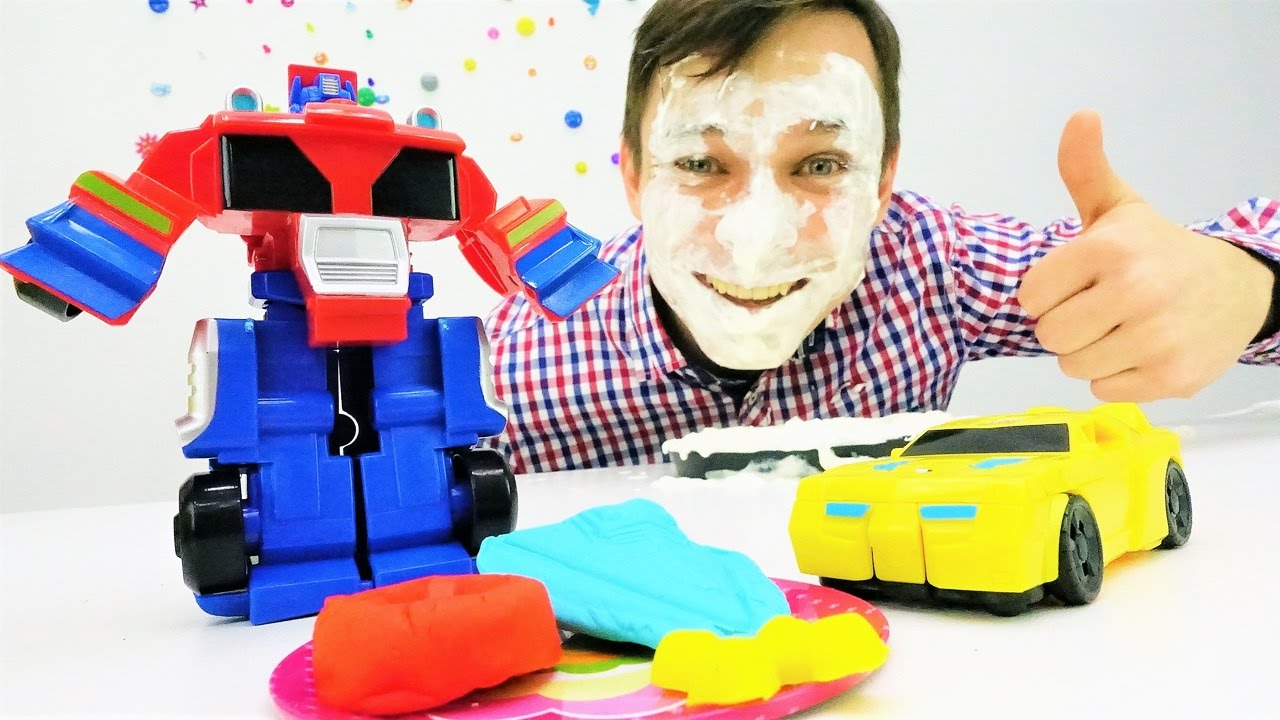 Plej-Do-i-igrushki-Transformery-mashinki-Fedor-ustroil-vecherinku-dlya-mashinok