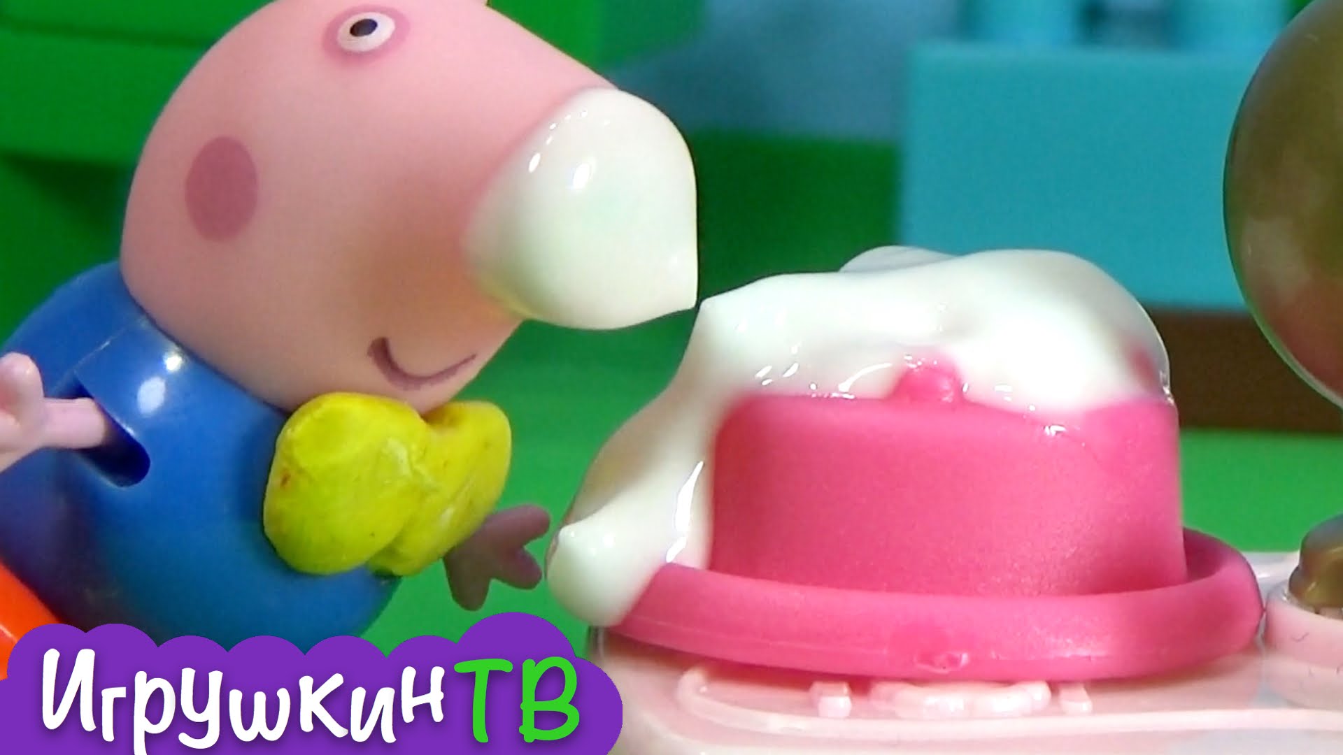 Svinka-Peppa-multik-s-igrushkami.-Peppa-i-Dzhordzh-sobirayutsya-na-den-rozhdeniya-Emili