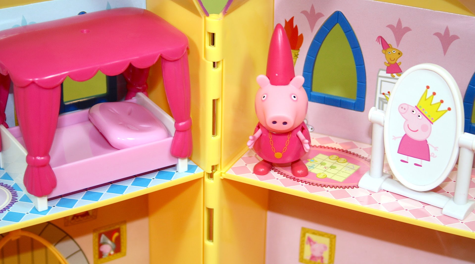 Svinka-Peppa-obzor-igrushki-tai-naya-bashnya-printsessy-Peppy