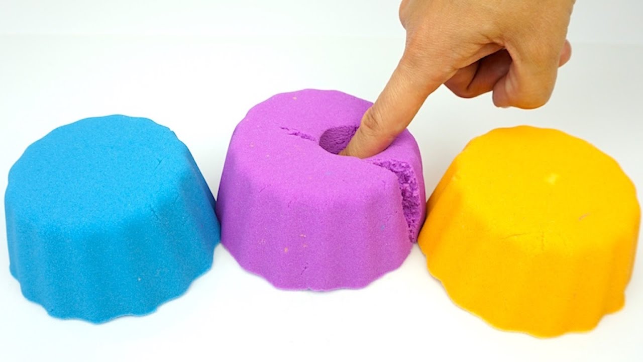 Syurprizy-iz-kineticheskogo-peska.-Doktor-Plyusheva-SHHenyachii-patrul-Lalalupsi-Minni-Maus