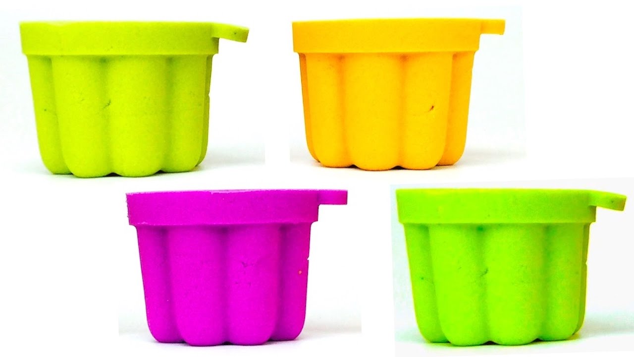 Syurprizy-iz-kineticheskogo-peska.-Ishhem-igrushki-konstruktor.-Syurpriz-igrushki.-Igrushkin-TV