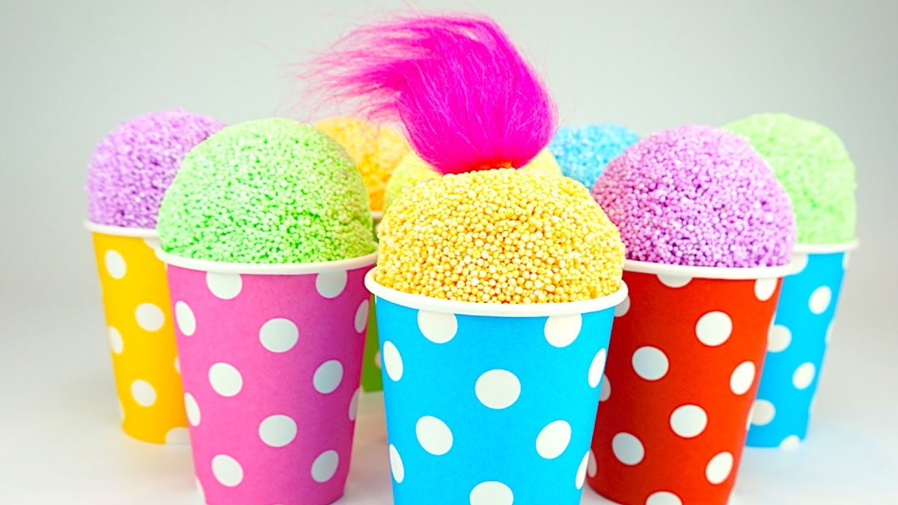 Syurprizy-s-igrushkami-iz-multika-Trolli.-Syurprizy-iz-sharikovogo-plastilina.-Igrushkin-TV