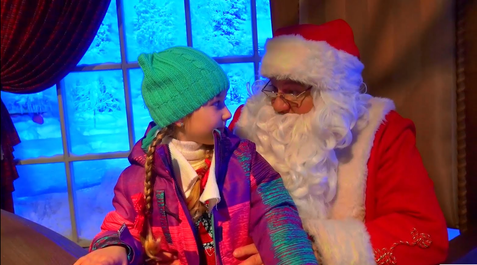 VLOG-Kiev-Razvlekatelnyj-tsentr-dlya-detej-Ded-moroz-i-ego-rezidentsiya